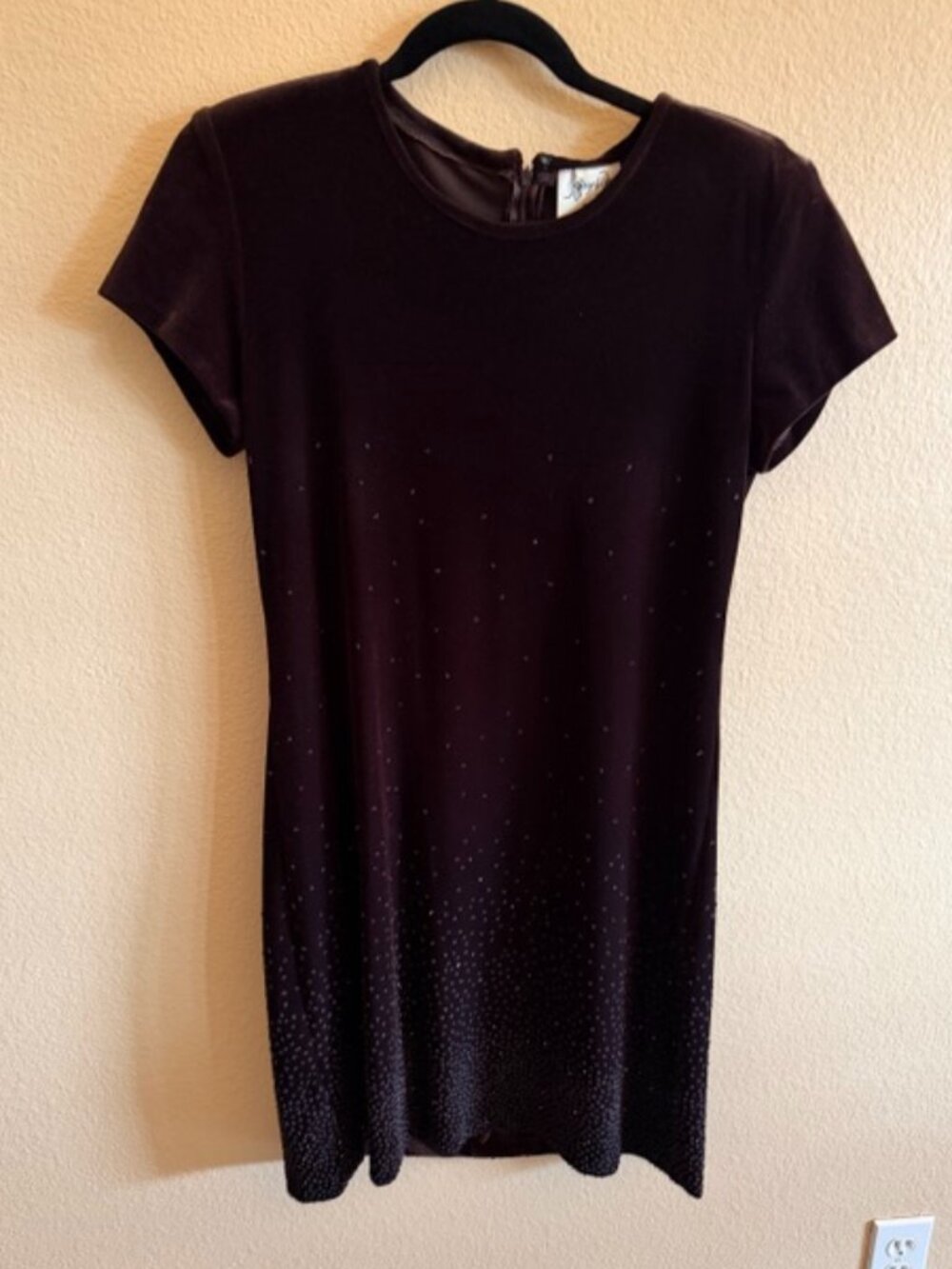 Deep Burgundy Jeffrey & Dara velvet zip up dress w/ombre glitter accents Size 8